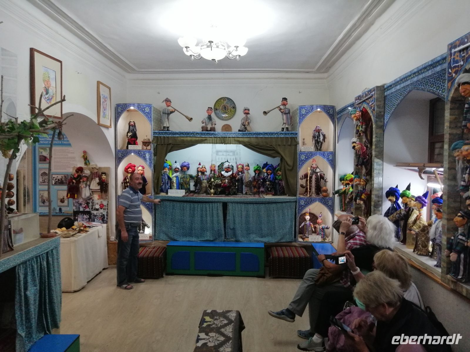 Besichtigung eines Puppentheaters, Buchara