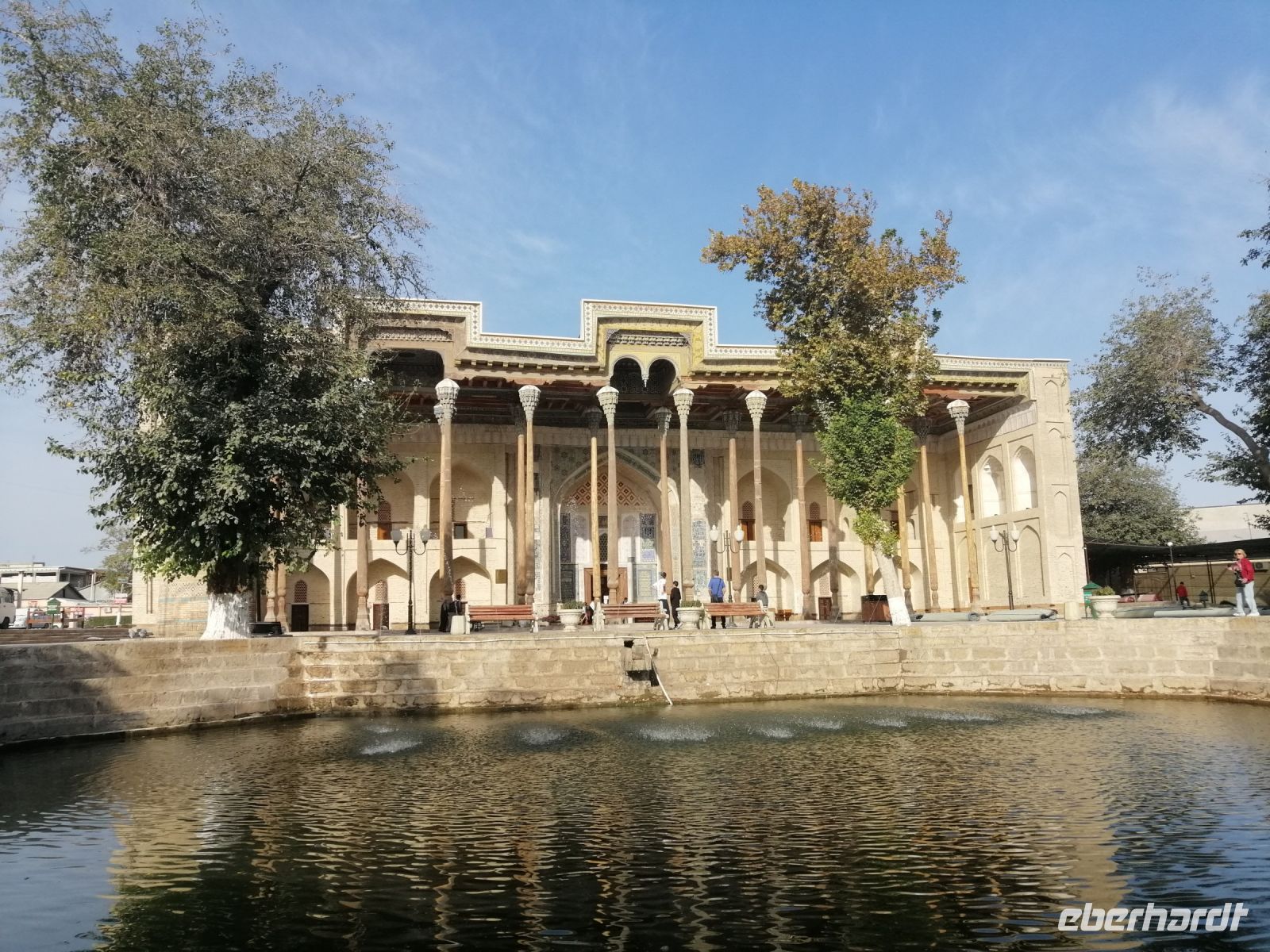 Fotostopp an der Bolo Hauz Moschee, Buchara