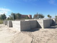 Fotostopp an der Modellausstellung der „50 Festungen“