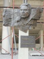 Tschingis Ajtmatow Statue, Bischkek