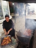 Mittagspause mit Lamm-Schaschlik auf dem Weg nach Taraz
