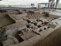 Besichtigung der alten Wissenschafts- und Geisterstadt Otrar, Badehaus