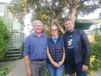 Übernachtung im Gästehaus in Tamga: unser Gastgeber Pavel (links im Bild)