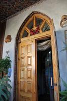 auch Designer schützen sich gegen den bösen Blick