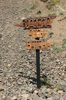 in der Turgen-Schlucht - Wegweiser zum kleinen Wasserfall