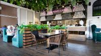 9938-Im Kaffeehaus in Nur-Sultan