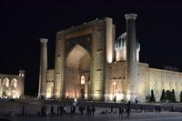 Usbekistan - Registan-Platz in Samarkand bei Nacht