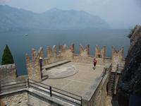 Einmal oben angelangt, lohnt sich der Blick über den Gardasee.