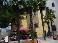 Für eine kleine Erfrischung ist im Hof auch gesorgt.