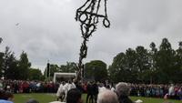 Mittsommerfeier im Skansen - Aufstellen der Mittsommerstange