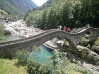 Römerbrücke im Verzasca Tal