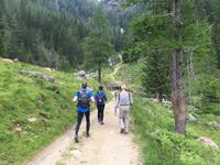086 Wanderung zu den Saent-Wasserfällen