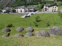 Fahrt mit dem Bernina-Express (Stein-Iglus im Val Poschiavo)