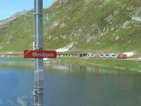 Fahrt mit dem Glacier-Express (Gegenzug am Oberalppass)