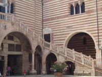 Verona_Palazzo_Comunale_Freitreppe