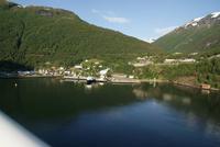 Blick vom Schiff auf Hellesylt, Norwegen