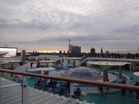 AIDAsol im Hafen von Hamburg