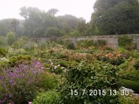 Garten der Seigneurie im Nebel