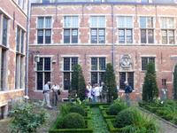 Im Garten des Museums Plantin