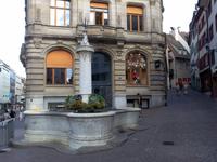 Basel-Stadtführung-viele Brunnen sind in der Stadt, hier am Münsterberg