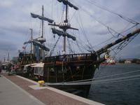 Das historische Schiff hat  festgemacht
