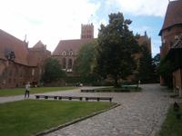 Der untere Innenhof der Burg