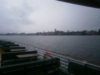 Schiffahrt auf den Nikolajker See bei Regen,, Blick auf Mikolajki