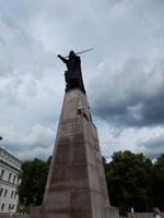 Denkmal nahe der Stanislaw Kathedrale
