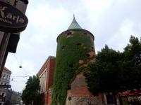Bewachsener Turm in Riga