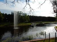 Flusszweig mit Bootsanliegerin in Pärnu