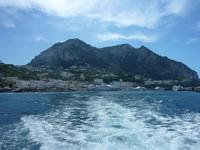 Blick auf Capri vom Boot aus