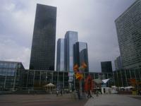 Moderne Architektur in diesem modernen Viertel von Paris