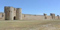 Die Stadtmauer von Aigues Mortes 