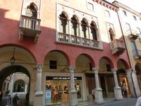 Architekturgeschichte auf Schritt & Tritt 