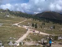 Die beiden Wege durch die Steinerne Stadt treffen aufeinander. 