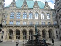 Hamburg-auf der Anreise nach Husum stoppen wir in Hamburg-Rathaus