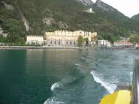 Riva entfernt sich unseren Blicken.