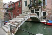 Letzte Brücke ohne Geländer