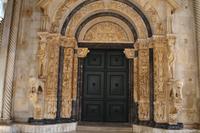 118 Trogir, Kathedrale, Portal des Meister Radovan