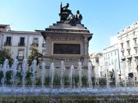 Brunnen mit Isabella und Ferdinand in Granada