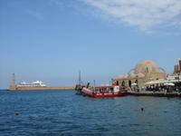 Venezianischer Leuchtturm und osmanische Moschee in Chania