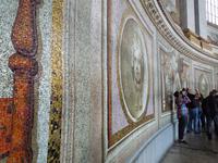 198 In der Kuppel des Petersdomes