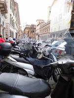 Vespas in Rom