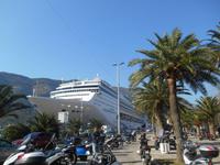 Montenegro (MSC Opera im Hafen von Kotor) 