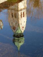 Spiegelung der Kirche