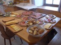 Jausenbrotzeit beim Oberfinser in Lajon-Ried