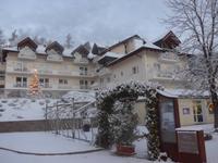 Seehotel Sparer bei Abfahrt im Schnee