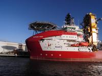 mit Hubschrauberlandeplatz