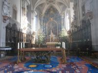 Das noch weihrauchgeschwängerte Innere, von St. Margarethen nach der Messe