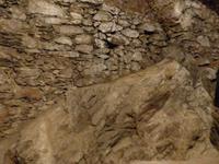 Wolkenburg, Gründung auf gewachsenem Fels